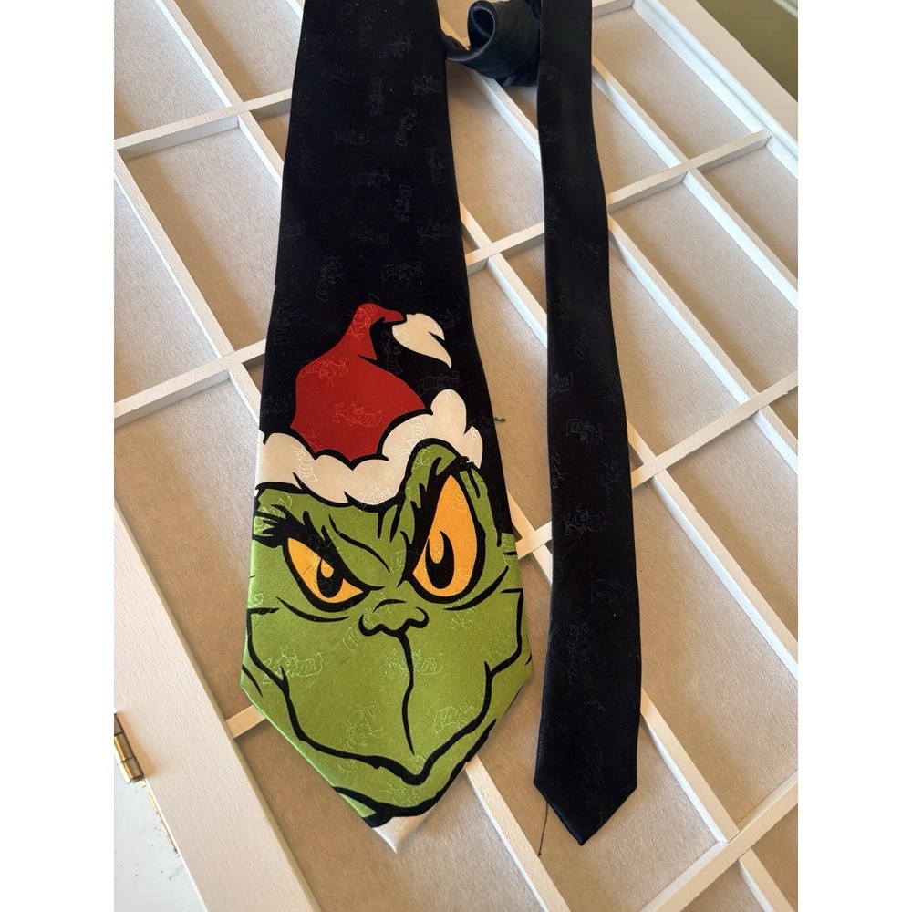 Dr Seuss The Grinch Who Stole Christmas 100% Silk Necktie